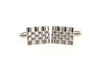 silberfarbene Manschettenknöpfe mit Riefen